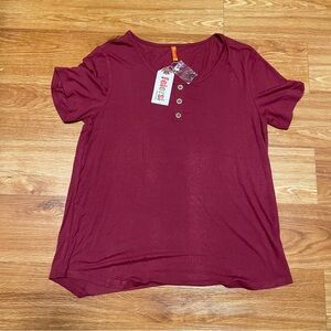 NWT Feiersi Ladies Short Sleeve Top with Button Accent, Burgundy, Extra Large